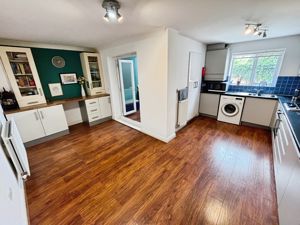 Kitchen - click for photo gallery
